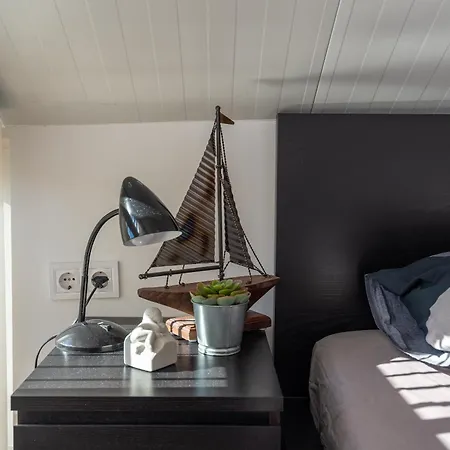 Modern Penthouse アパート